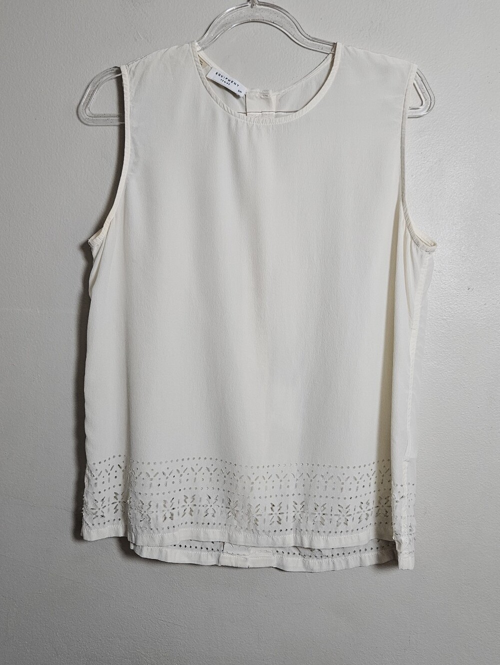 Equipment Femme 100% Silk Blouse Minimalist Sleeveless Ivory Eyelet Hem Sz Small